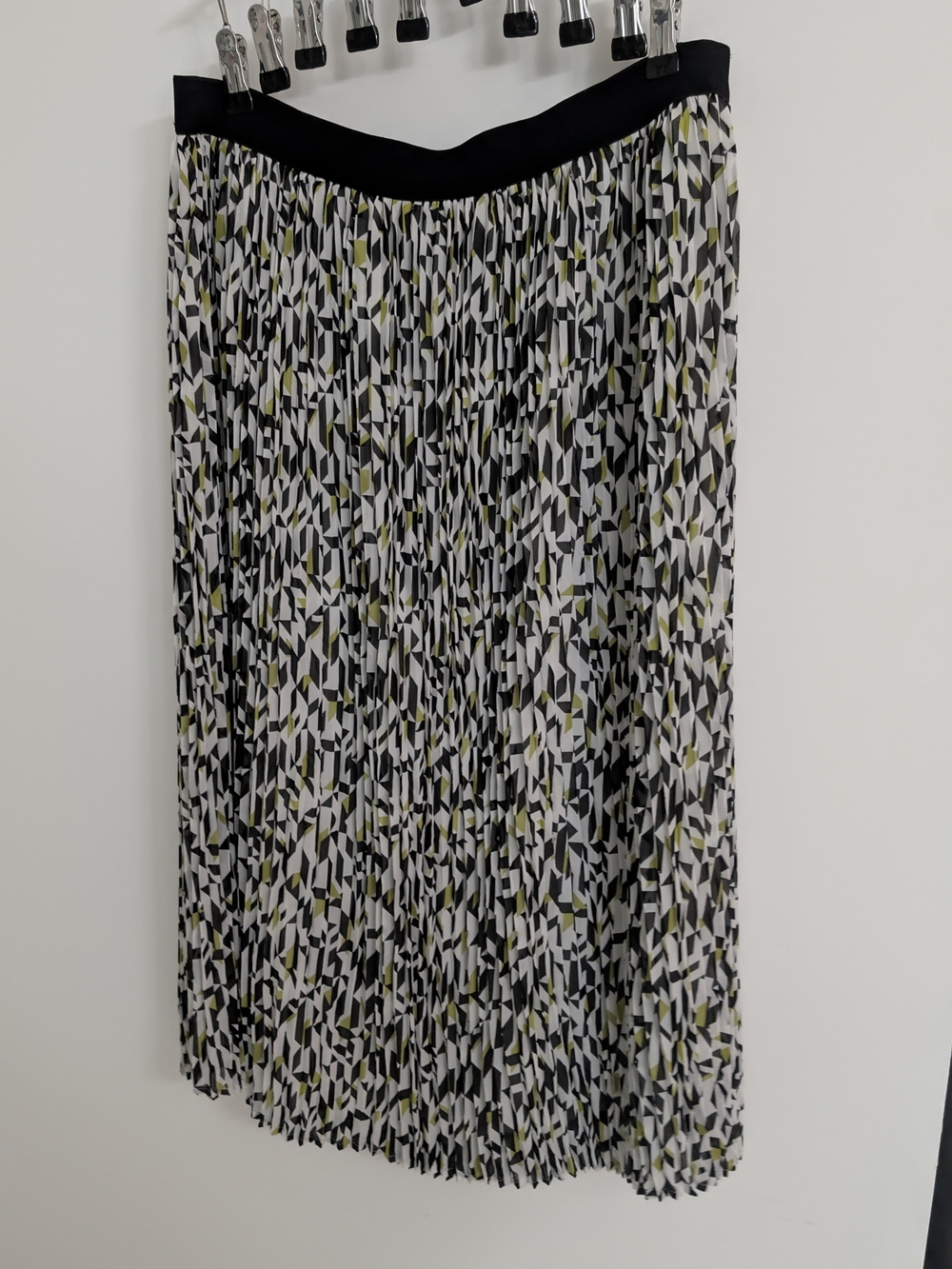 Reitmans Black, White & Olive Pleated Midi Skirt